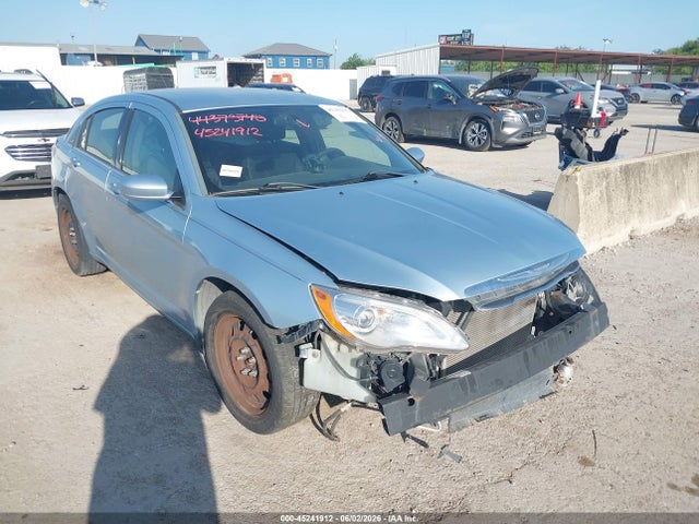 Продажа на аукционе авто 2013 Chrysler 200 Lx, vin: 1C3CCBAG6DN738281, номер лота: 45241912