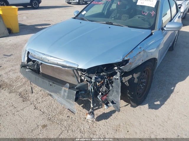 Продажа на аукционе авто 2013 Chrysler 200 Lx, vin: 1C3CCBAG6DN738281, номер лота: 45241912