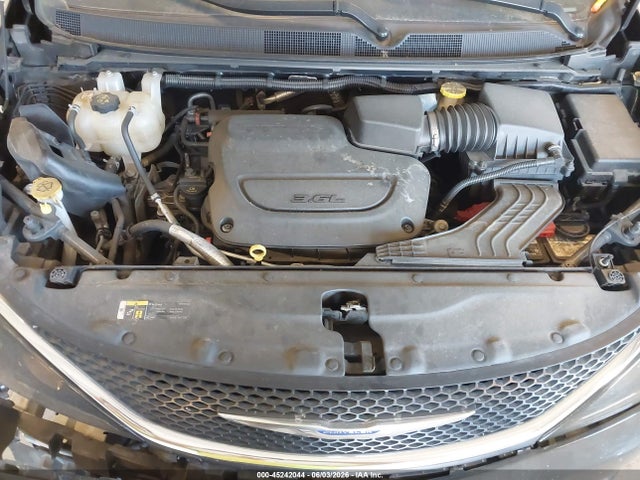 Продаж на аукціоні авто 2019 Chrysler Pacifica Touring L, vin: 2C4RC1BG2KR550503, номер лоту: 45242044