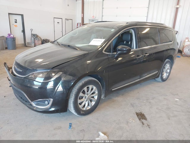 Продаж на аукціоні авто 2019 Chrysler Pacifica Touring L, vin: 2C4RC1BG2KR550503, номер лоту: 45242044