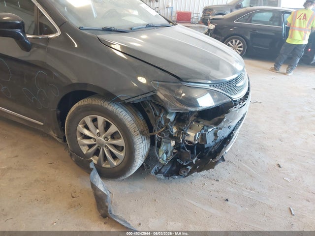 Продаж на аукціоні авто 2019 Chrysler Pacifica Touring L, vin: 2C4RC1BG2KR550503, номер лоту: 45242044