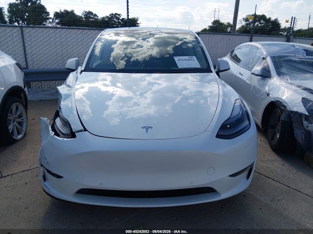 2022 Tesla Model Y Performance Dual Motor All-wheel Drive მანქანა იყიდება აუქციონზე, vin: 7SAYGDEF0NF308168, აუქციონის ნომერი: 45242052