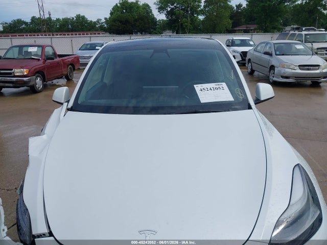 2022 Tesla Model Y Performance Dual Motor All-wheel Drive მანქანა იყიდება აუქციონზე, vin: 7SAYGDEF0NF308168, აუქციონის ნომერი: 45242052