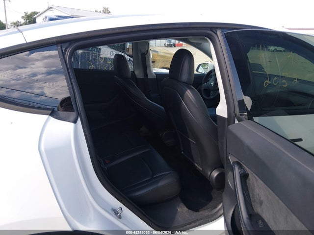2022 Tesla Model Y Performance Dual Motor All-wheel Drive მანქანა იყიდება აუქციონზე, vin: 7SAYGDEF0NF308168, აუქციონის ნომერი: 45242052