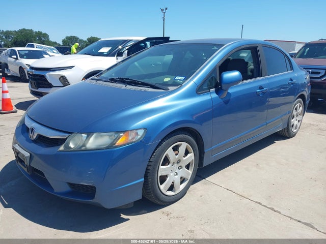 45242101 :رقم المزاد ، 19XFA1F53AE015388 vin ، 2010 Honda Civic Lx مزاد بيع