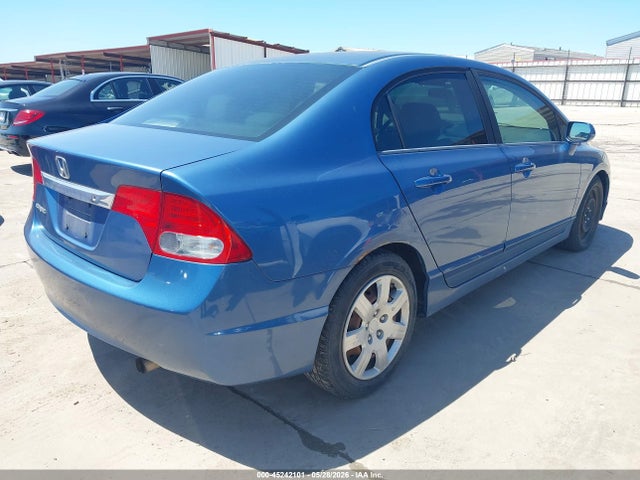 45242101 :رقم المزاد ، 19XFA1F53AE015388 vin ، 2010 Honda Civic Lx مزاد بيع