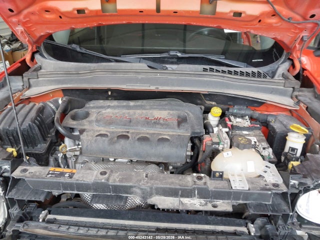 45242142 :رقم المزاد ، ZACCJBCT1GPD02526 vin ، 2016 Jeep Renegade Trailhawk مزاد بيع