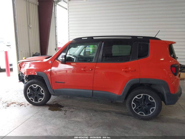 45242142 :رقم المزاد ، ZACCJBCT1GPD02526 vin ، 2016 Jeep Renegade Trailhawk مزاد بيع