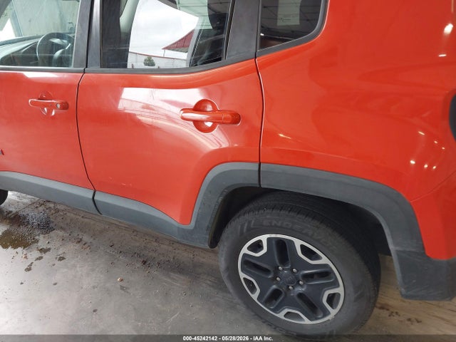 45242142 :رقم المزاد ، ZACCJBCT1GPD02526 vin ، 2016 Jeep Renegade Trailhawk مزاد بيع