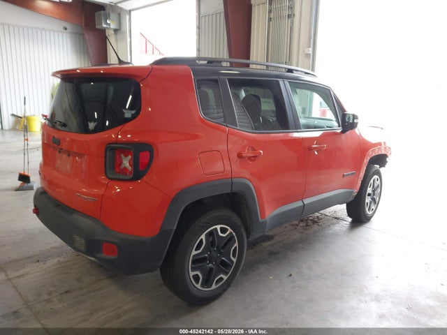 45242142 :رقم المزاد ، ZACCJBCT1GPD02526 vin ، 2016 Jeep Renegade Trailhawk مزاد بيع