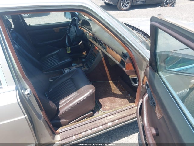 Продаж на аукціоні авто 1988 Mercedes-benz 560 Sel, vin: WDBCA39D4JA364370, номер лоту: 45242149