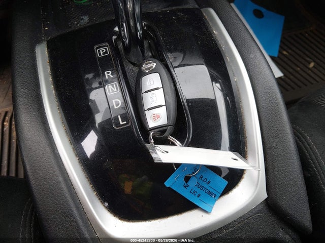 2015 Nissan Rogue Sv მანქანა იყიდება აუქციონზე, vin: 5N1AT2MT1FC767581, აუქციონის ნომერი: 45242200
