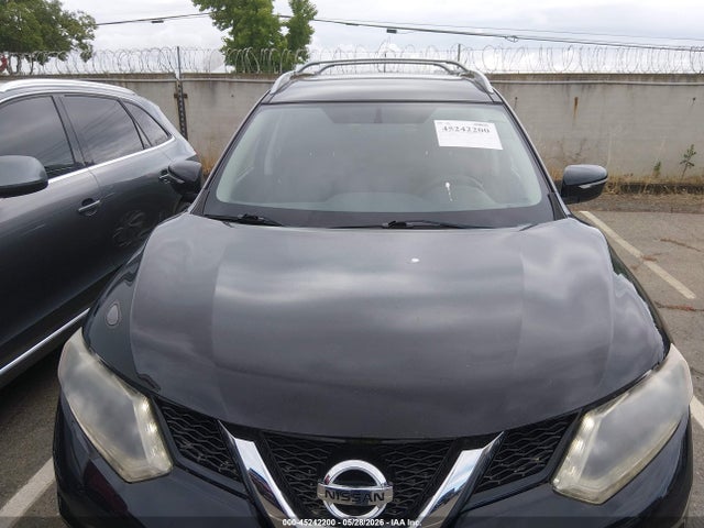 2015 Nissan Rogue Sv მანქანა იყიდება აუქციონზე, vin: 5N1AT2MT1FC767581, აუქციონის ნომერი: 45242200