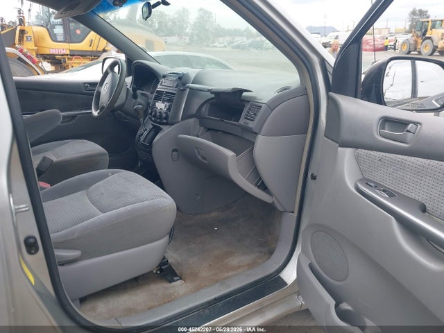 45242207 :رقم المزاد ، 5TDZA23C66S433656 vin ، 2006 Toyota Sienna Le مزاد بيع