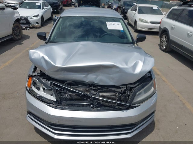 3VWD17AJ5FM221742 Volkswagen Jetta 1.8t Se