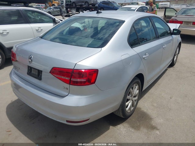 3VWD17AJ5FM221742 Volkswagen Jetta 1.8t Se
