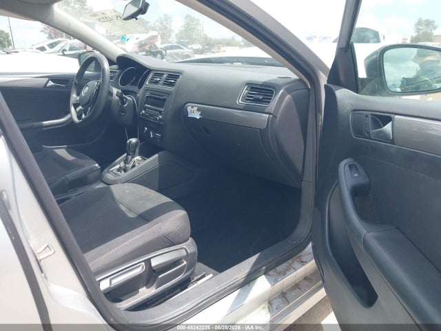 3VWD17AJ5FM221742 Volkswagen Jetta 1.8t Se