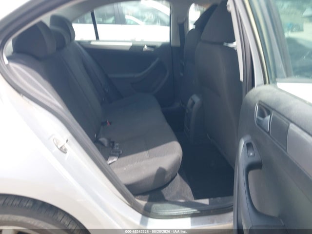 3VWD17AJ5FM221742 Volkswagen Jetta 1.8t Se