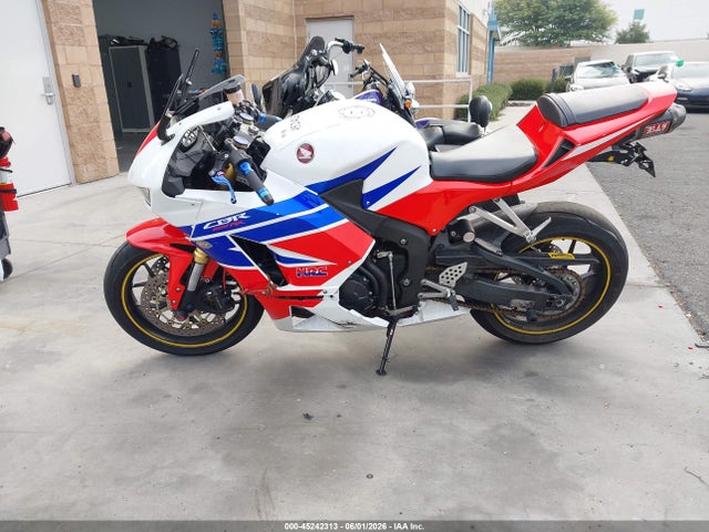 Honda Cbr600 Rr 2018 JH2PC40J4JK400646 Image 13