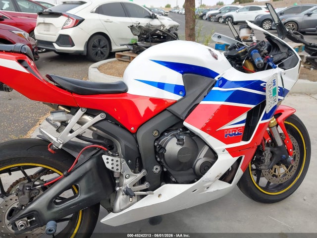 Honda Cbr600 Rr 2018 JH2PC40J4JK400646 Image 8