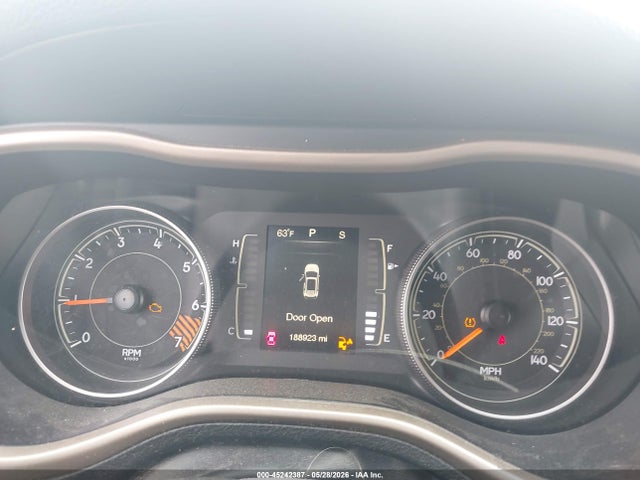 Продаж на аукціоні авто 2015 Jeep Cherokee Latitude, vin: 1C4PJLCB9FW790978, номер лоту: 45242387