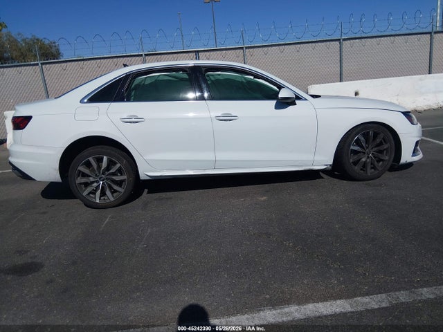 45242390 :رقم المزاد ، WAUABAF44NA015338 vin ، 2022 Audi A4 Premium 40 Tfsi Quattro S Tronic مزاد بيع