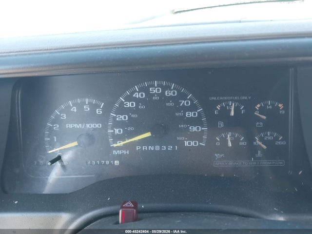 45242404 :رقم المزاد ، 1GNEK13R9YR221031 vin ، 2000 Chevrolet Tahoe Z71 مزاد بيع
