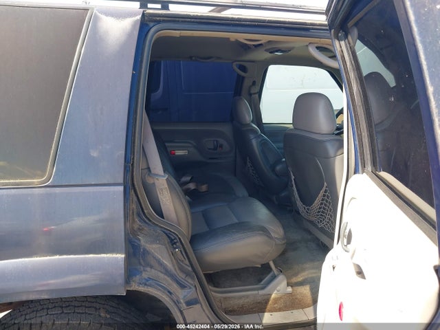 45242404 :رقم المزاد ، 1GNEK13R9YR221031 vin ، 2000 Chevrolet Tahoe Z71 مزاد بيع