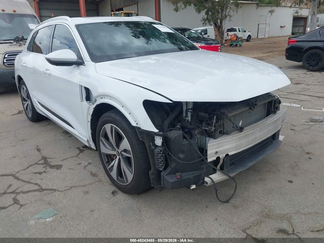 Auction sale of the 2024 Audi Q8 E-tron Premium Plus Quattro, vin: WA15AAGE0RB032226, lot number: 45242485