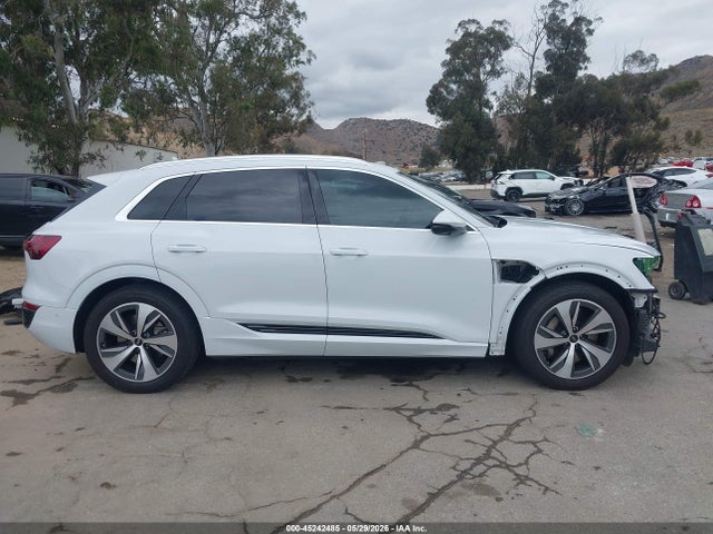 Продаж на аукціоні авто 2024 Audi Q8 E-tron Premium Plus Quattro, vin: WA15AAGE0RB032226, номер лоту: 45242485