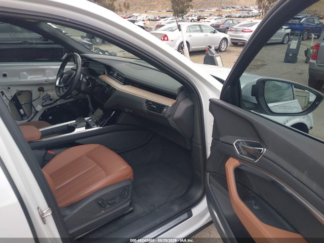 Продаж на аукціоні авто 2024 Audi Q8 E-tron Premium Plus Quattro, vin: WA15AAGE0RB032226, номер лоту: 45242485