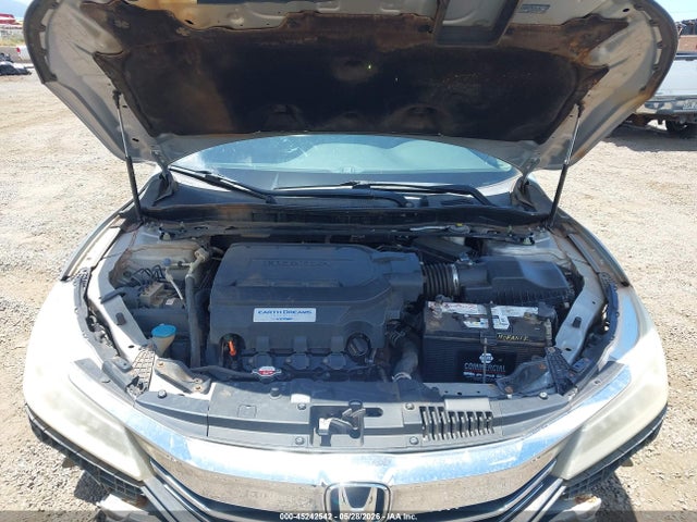 Honda Accord Touring 2016 1HGCR3F91GA022881 Image 10