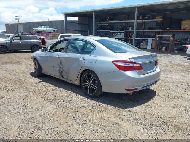 Honda Accord Touring 2016 1HGCR3F91GA022881 Image 3