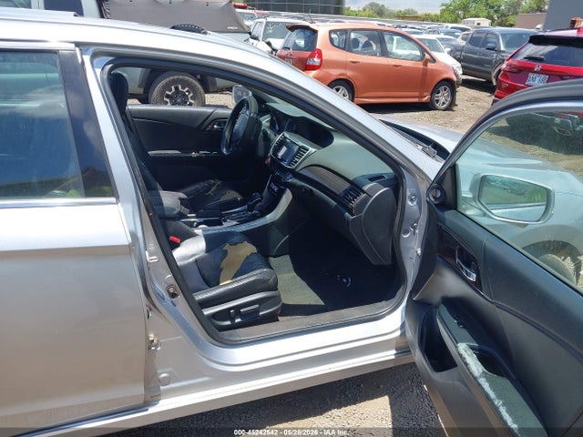 Honda Accord Touring 2016 1HGCR3F91GA022881 Image 5