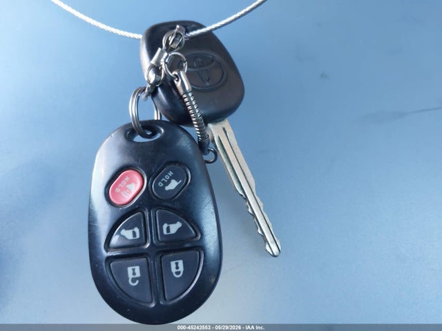 Продаж на аукціоні авто 2013 Toyota Sienna Se 8 Passenger, vin: 5TDXK3DC4DS392160, номер лоту: 45242553