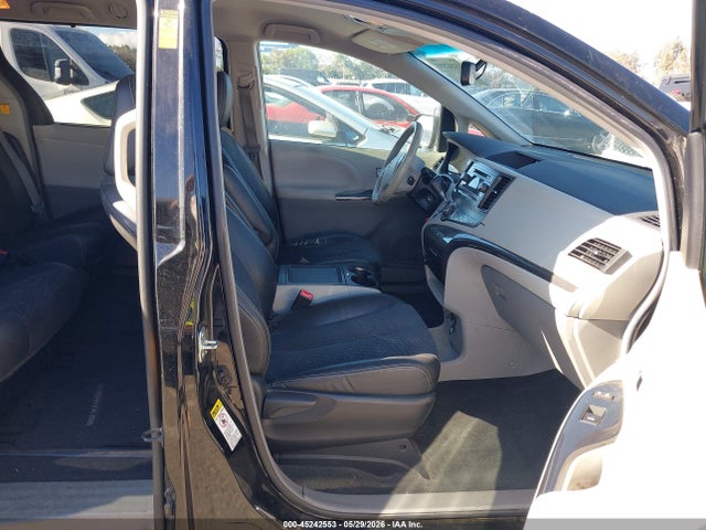 Продаж на аукціоні авто 2013 Toyota Sienna Se 8 Passenger, vin: 5TDXK3DC4DS392160, номер лоту: 45242553