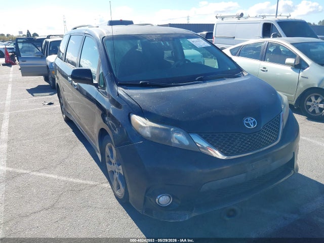 Продаж на аукціоні авто 2013 Toyota Sienna Se 8 Passenger, vin: 5TDXK3DC4DS392160, номер лоту: 45242553