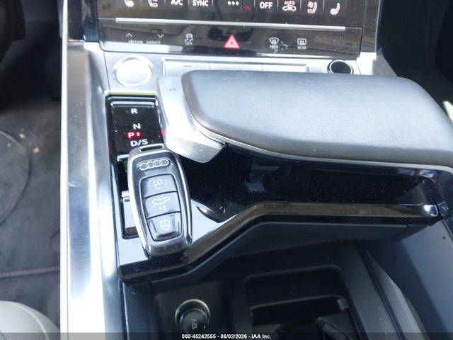 Audi E-tron Premium Plus 2019 WA1LAAGE1KB015688 Image 11
