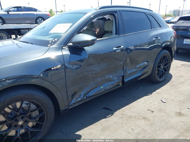 Audi E-tron Premium Plus 2019 WA1LAAGE1KB015688 Image 12