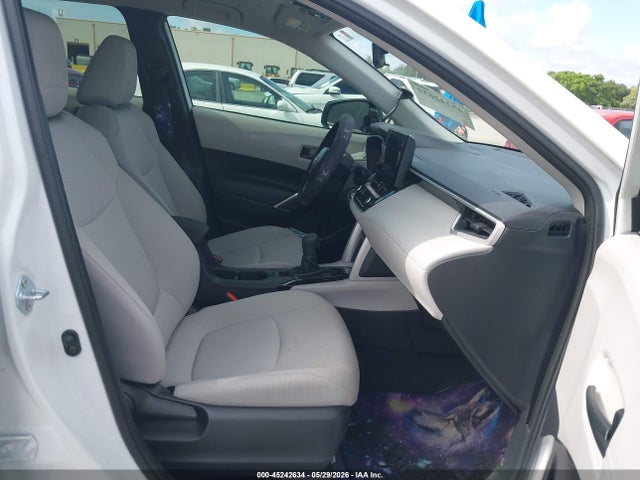 Продажа на аукционе авто 2024 Toyota Corolla Cross L, vin: 7MUAAAAG9RV116462, номер лота: 45242634