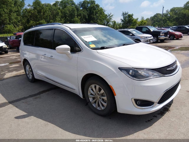 2018 Chrysler Pacifica Touring L მანქანა იყიდება აუქციონზე, vin: 2C4RC1BG1JR290464, აუქციონის ნომერი: 45242670