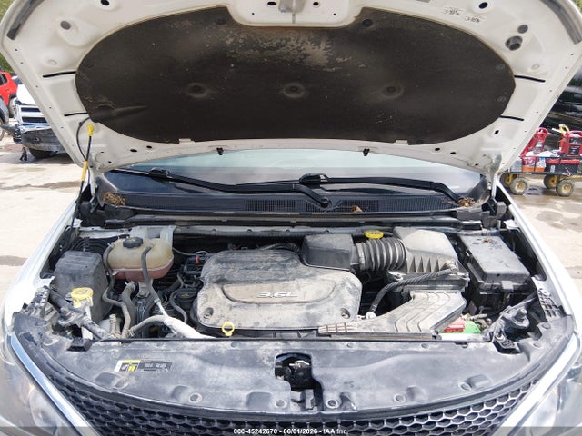 2018 Chrysler Pacifica Touring L მანქანა იყიდება აუქციონზე, vin: 2C4RC1BG1JR290464, აუქციონის ნომერი: 45242670