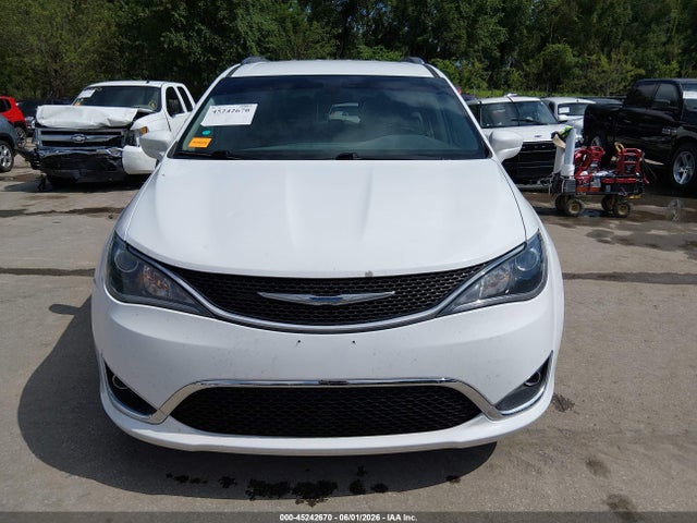 2018 Chrysler Pacifica Touring L მანქანა იყიდება აუქციონზე, vin: 2C4RC1BG1JR290464, აუქციონის ნომერი: 45242670