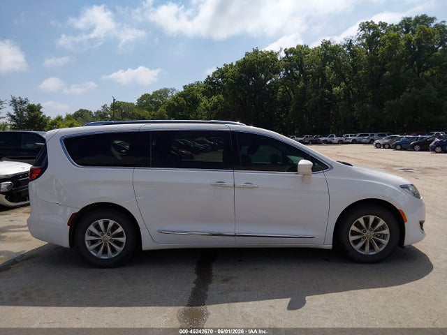2018 Chrysler Pacifica Touring L მანქანა იყიდება აუქციონზე, vin: 2C4RC1BG1JR290464, აუქციონის ნომერი: 45242670