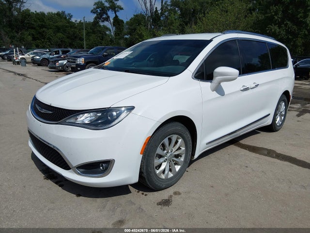 2018 Chrysler Pacifica Touring L მანქანა იყიდება აუქციონზე, vin: 2C4RC1BG1JR290464, აუქციონის ნომერი: 45242670