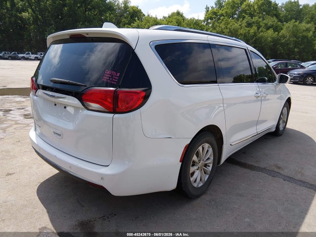 2018 Chrysler Pacifica Touring L მანქანა იყიდება აუქციონზე, vin: 2C4RC1BG1JR290464, აუქციონის ნომერი: 45242670