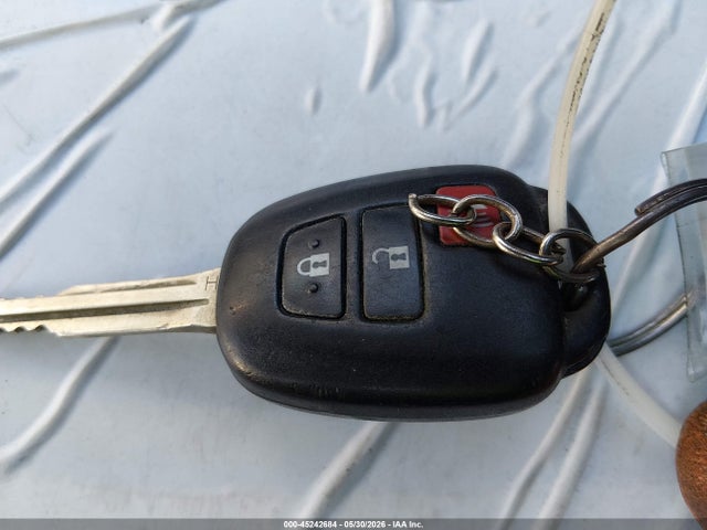 Toyota RAV4 LE 2015 JTMZFREVXFJ047490 Image 11