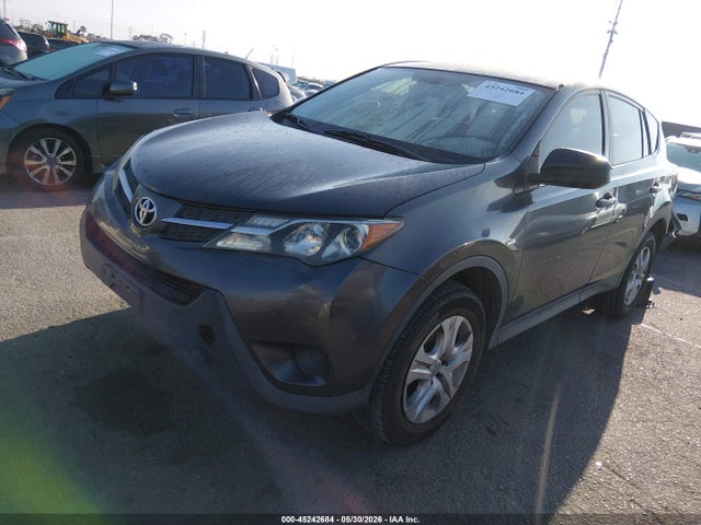 Toyota RAV4 LE 2015 JTMZFREVXFJ047490 Image 2
