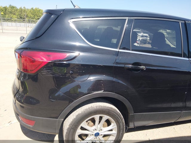 Продажа на аукционе авто 2019 Ford Escape Se, vin: 1FMCU9GD4KUB24066, номер лота: 45242693