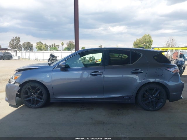 JTHKD5BH1F2212009 Lexus CT 200H